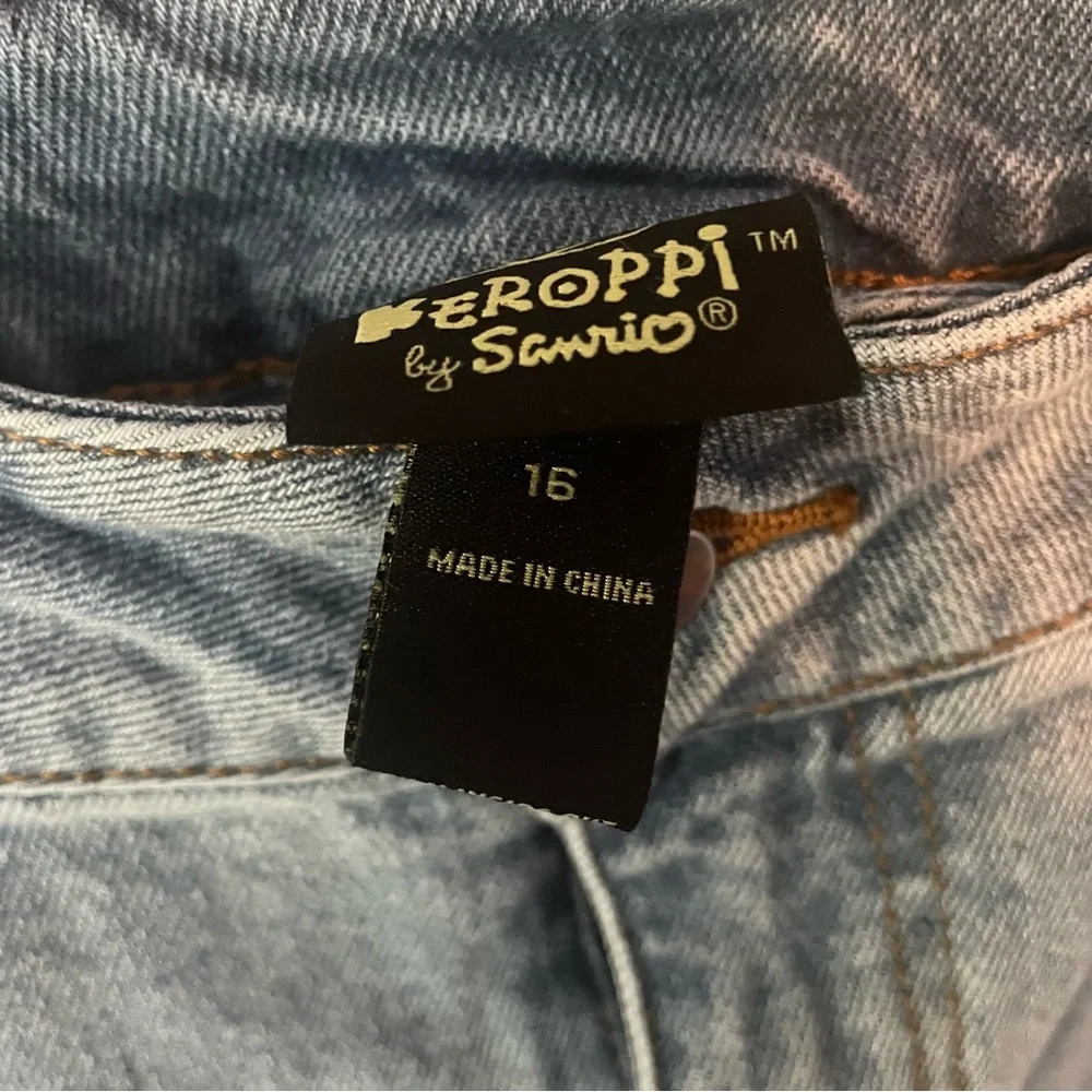 Sanrio Keroppi Character High Rise Mom Jeans- Light Wash size 16‎ - Picture 6 of 6